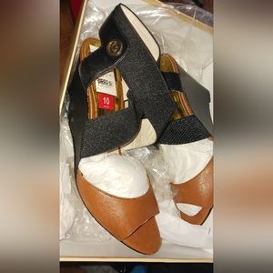 Brand new Micheal Kors wedges